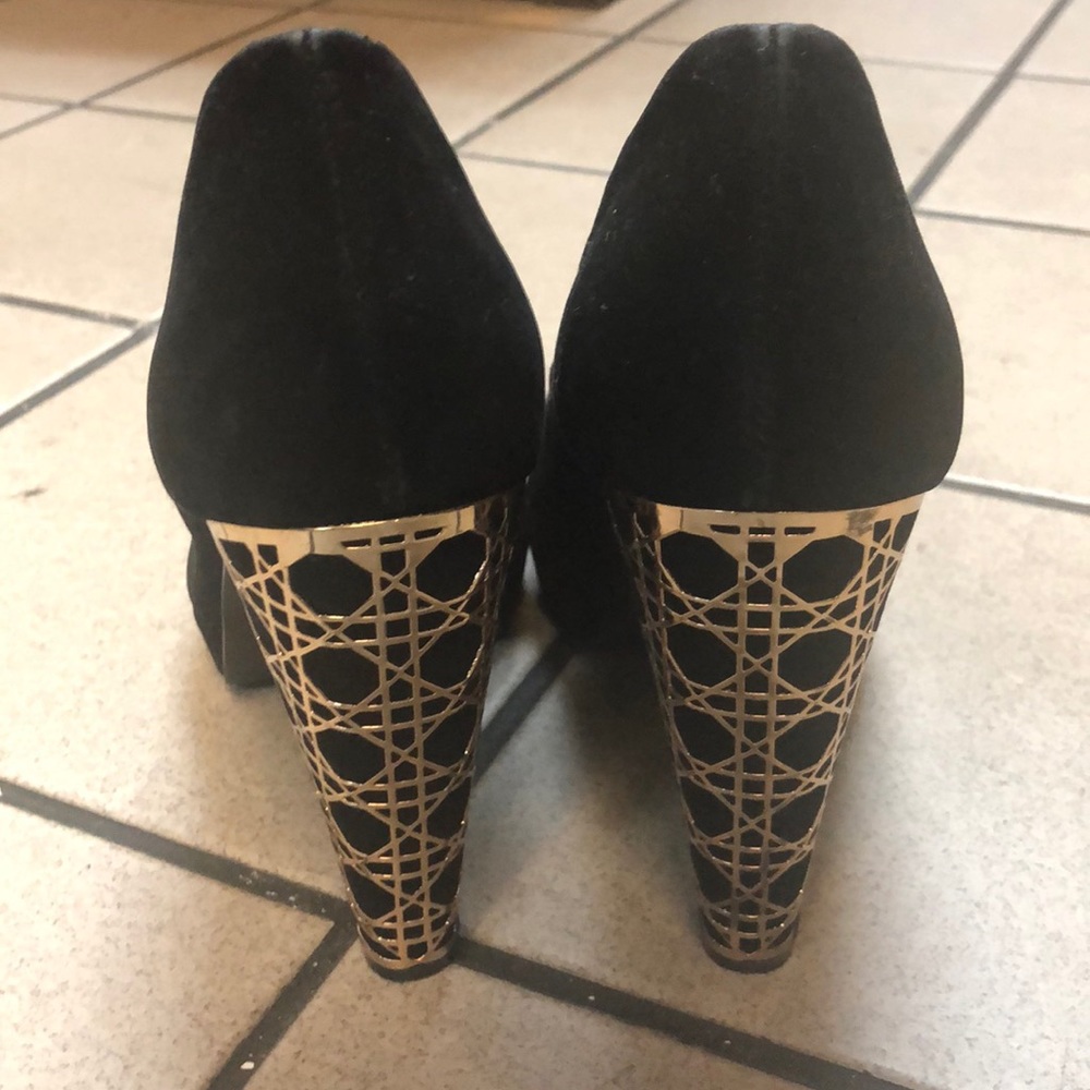 Heels - Picture 4 of 6